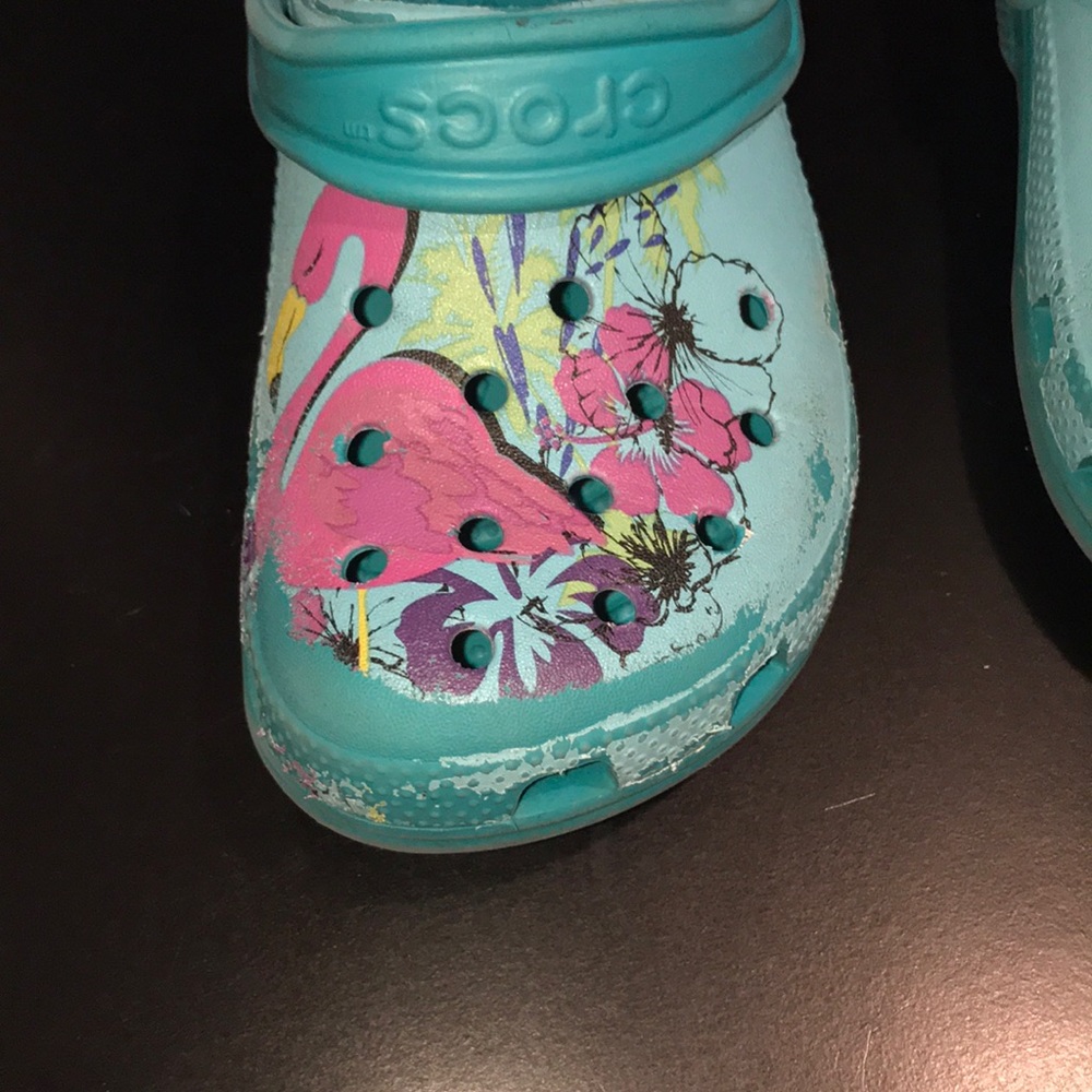 crocs